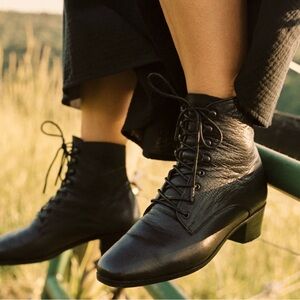 The Dawn Boot by Christy Dawn sz 7